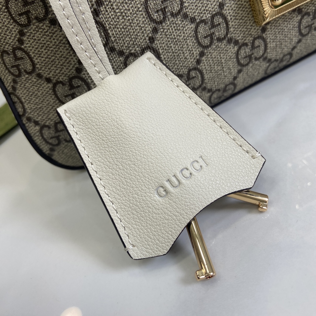 G*u*i padlock bag-26.5 x 13.5 x 4.5cm