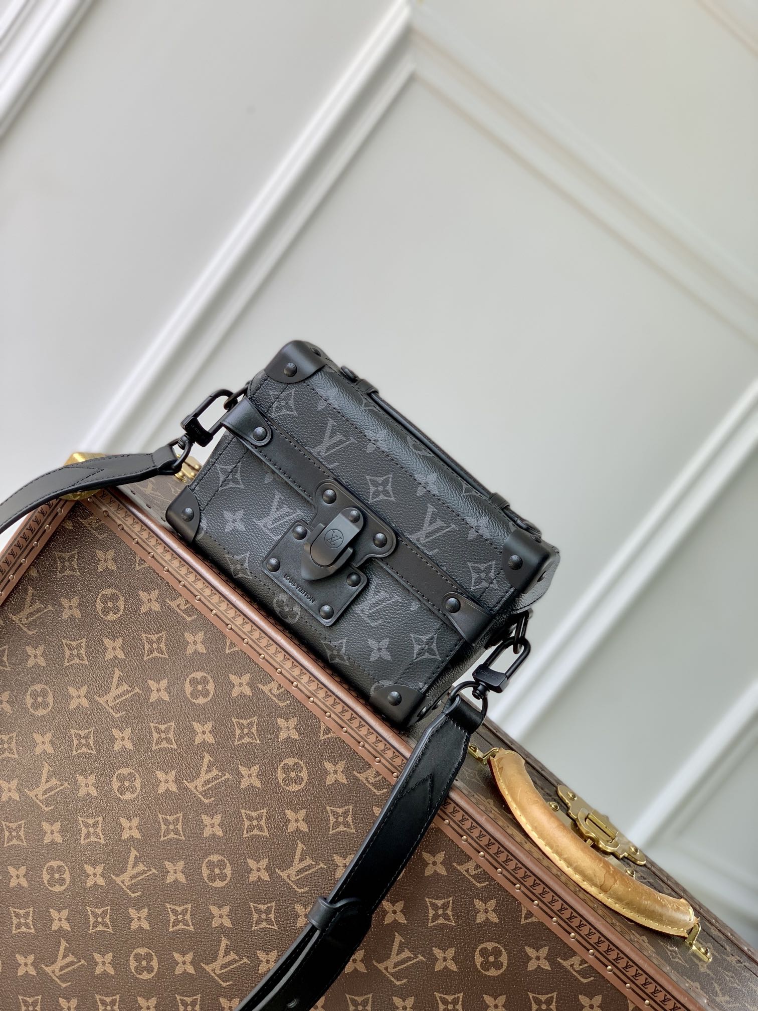l0*is V*t0n soul trunk handbag-19 x 15 x 7cm