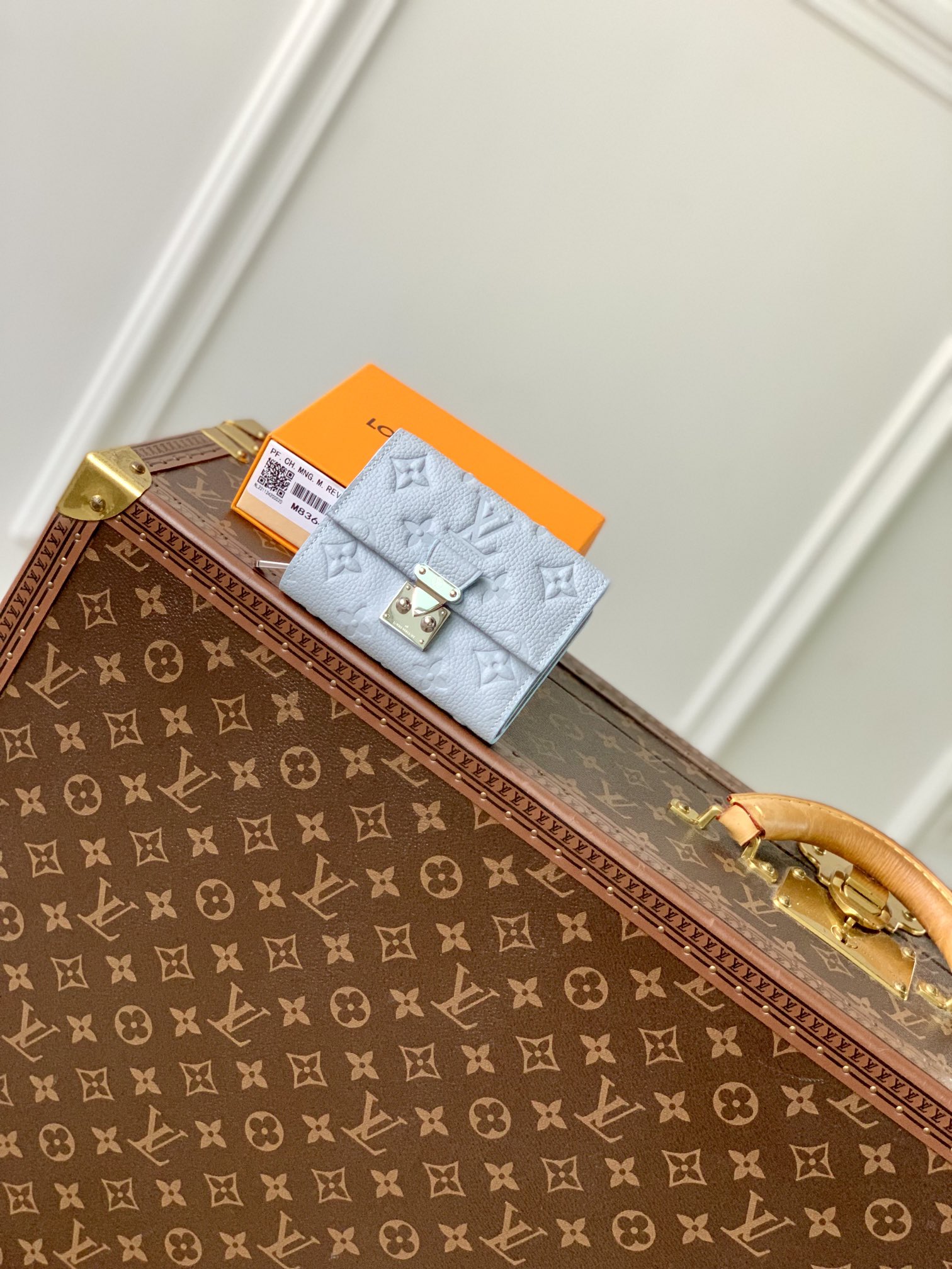 l0*is V*t0n wallet-11.5 x 8.5 x 4cm