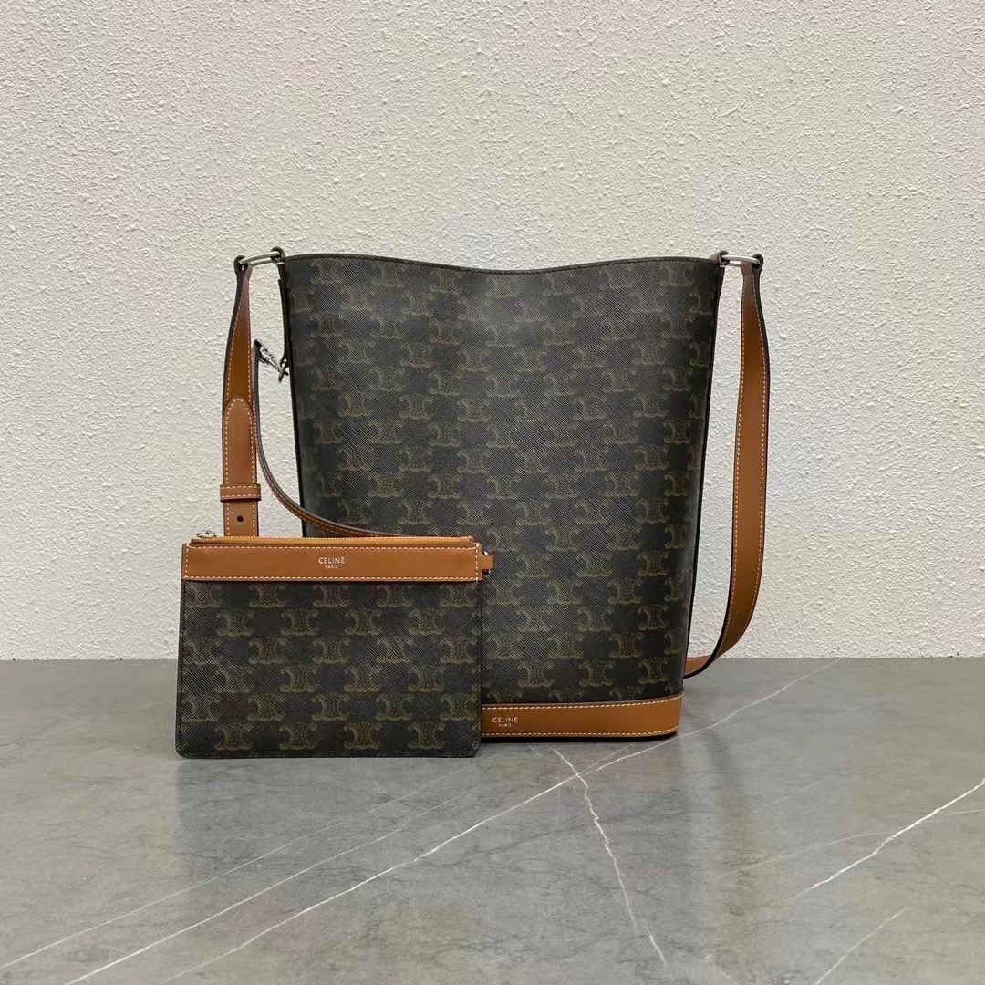 Ce**e bucket bag