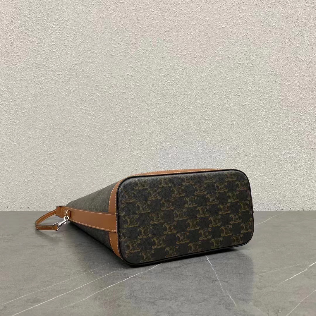Ce**e bucket bag