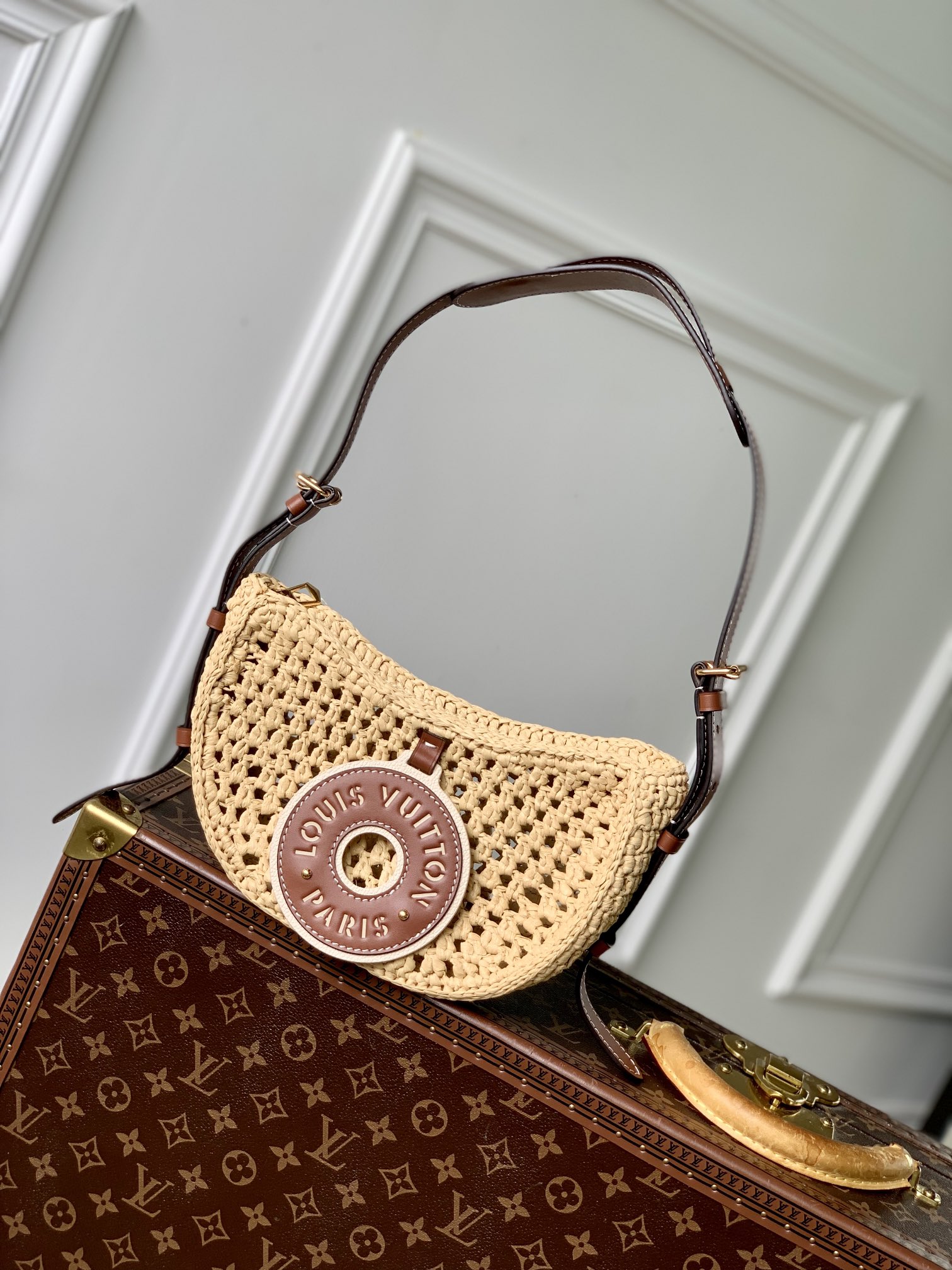 l0*is V*t0n croissant -m24811 x 15 x 5cm