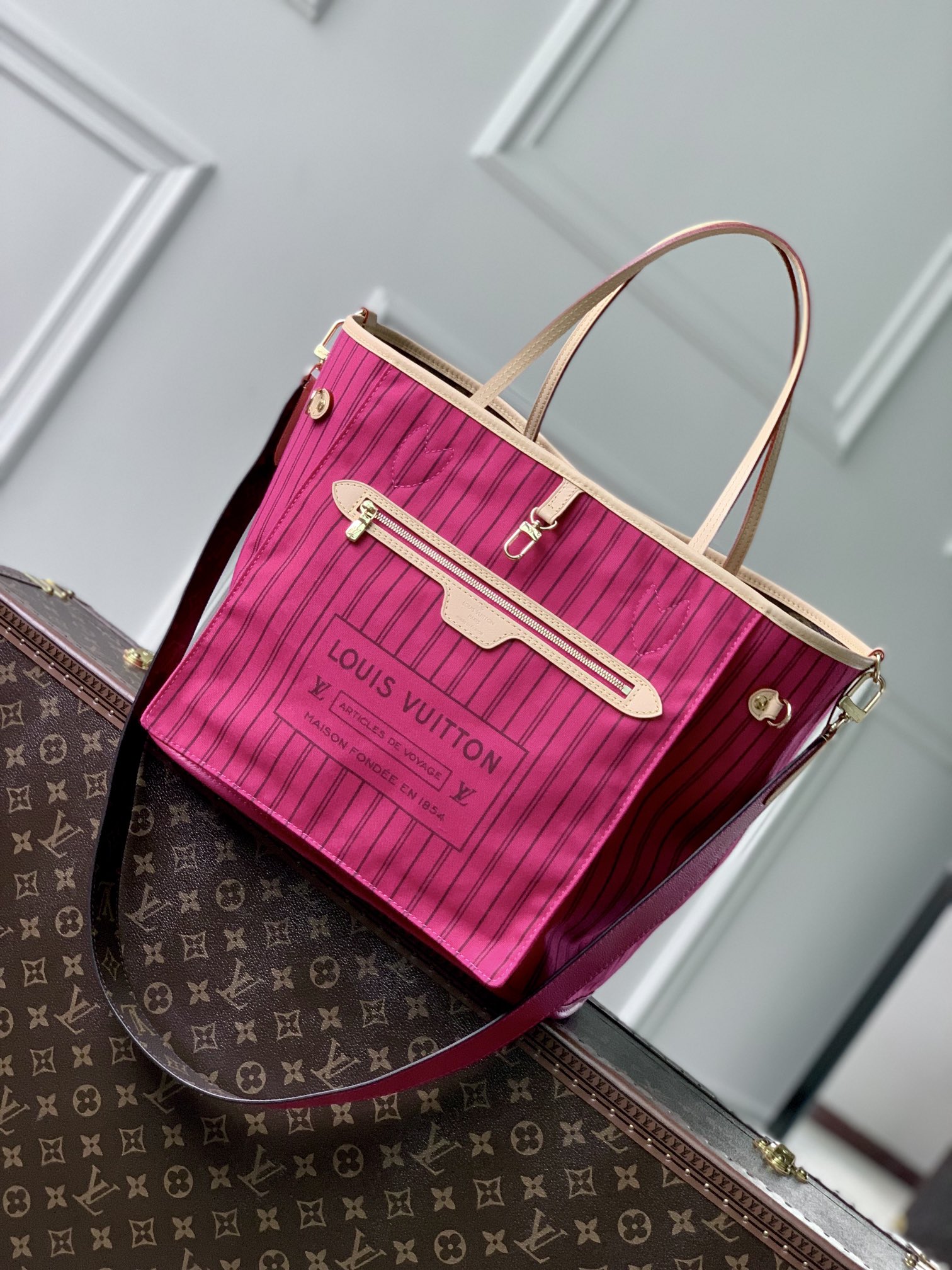 l0*is V*t0n neverfull mm-m12096-31×29×14cm