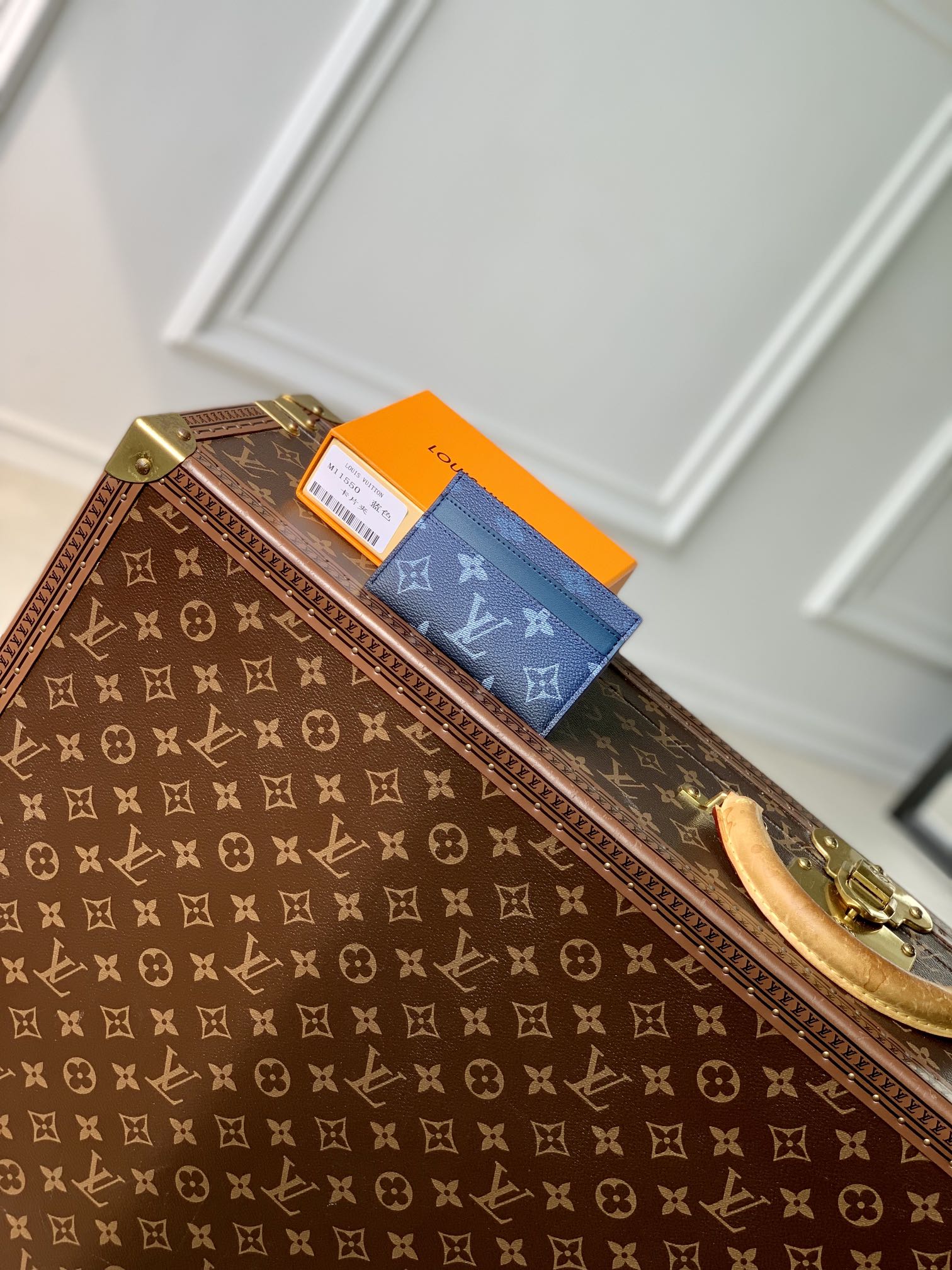 l0*is V*t0n wallet
