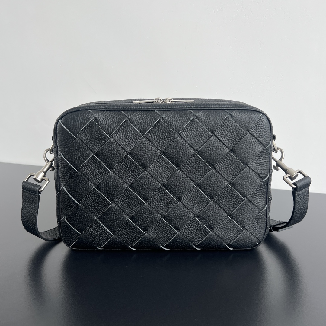 b0tte*a Ven*ta camera bag-29x19.5x7.5cm