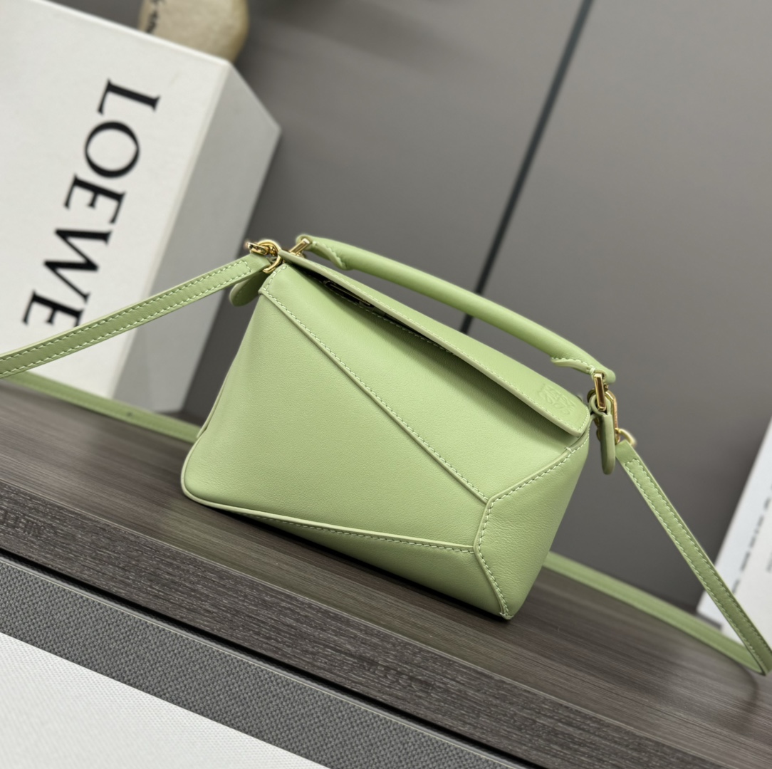 L0ew* puzzle edge bag-18*12.5*8cM