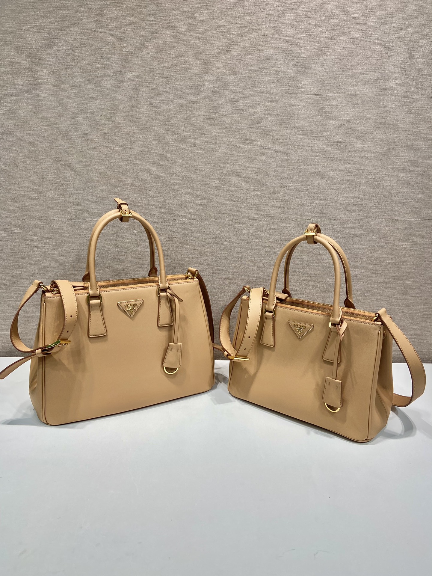 Pra*a borsa galleria in saffiano 1ba863-28*20*12&32*22.5*13.5cm
