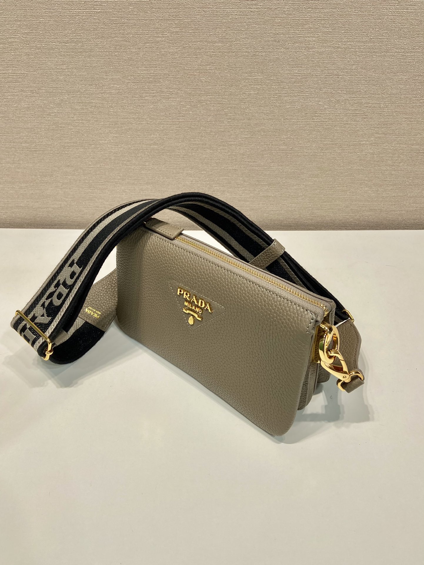 Pra*a leather shoulder bag-1bh194-25*14*6.5cm