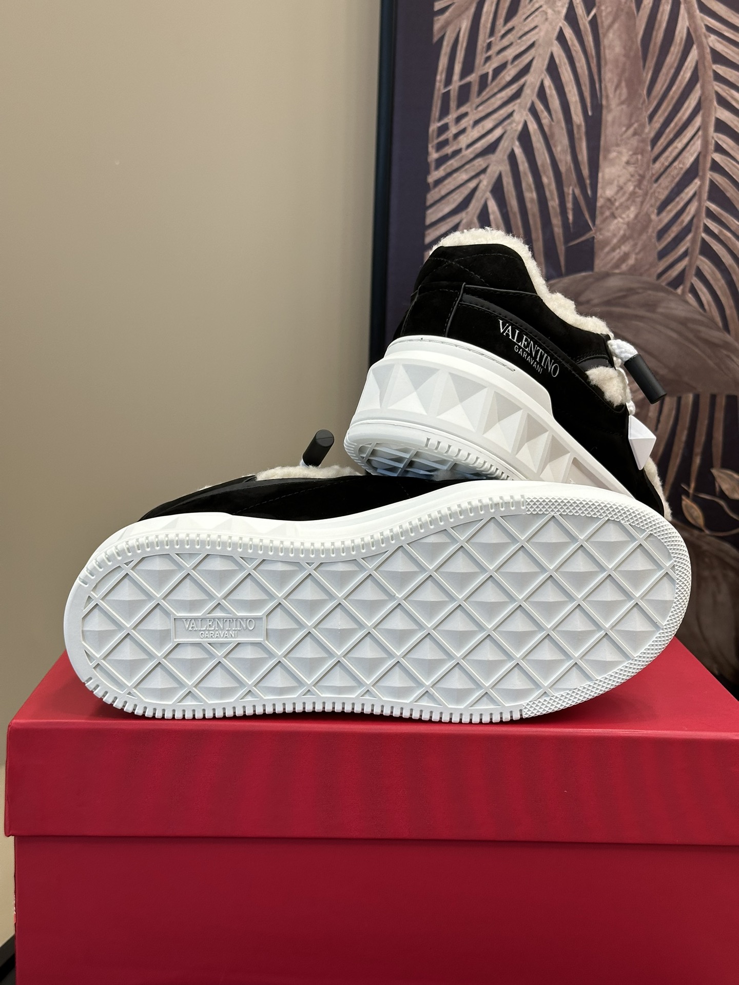 Va1e*ntin0 sneakers