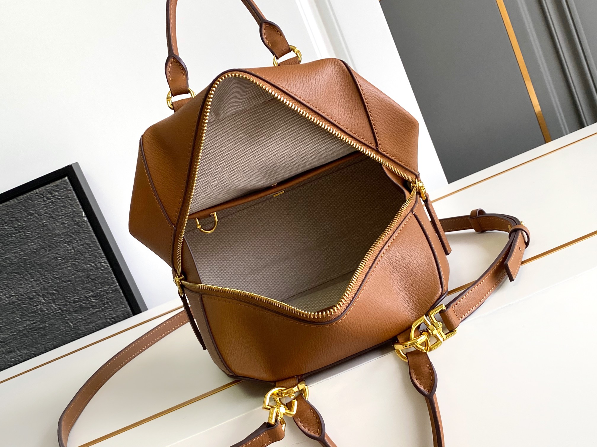 G1uenchy anyigona cube tote-13*19*22cm