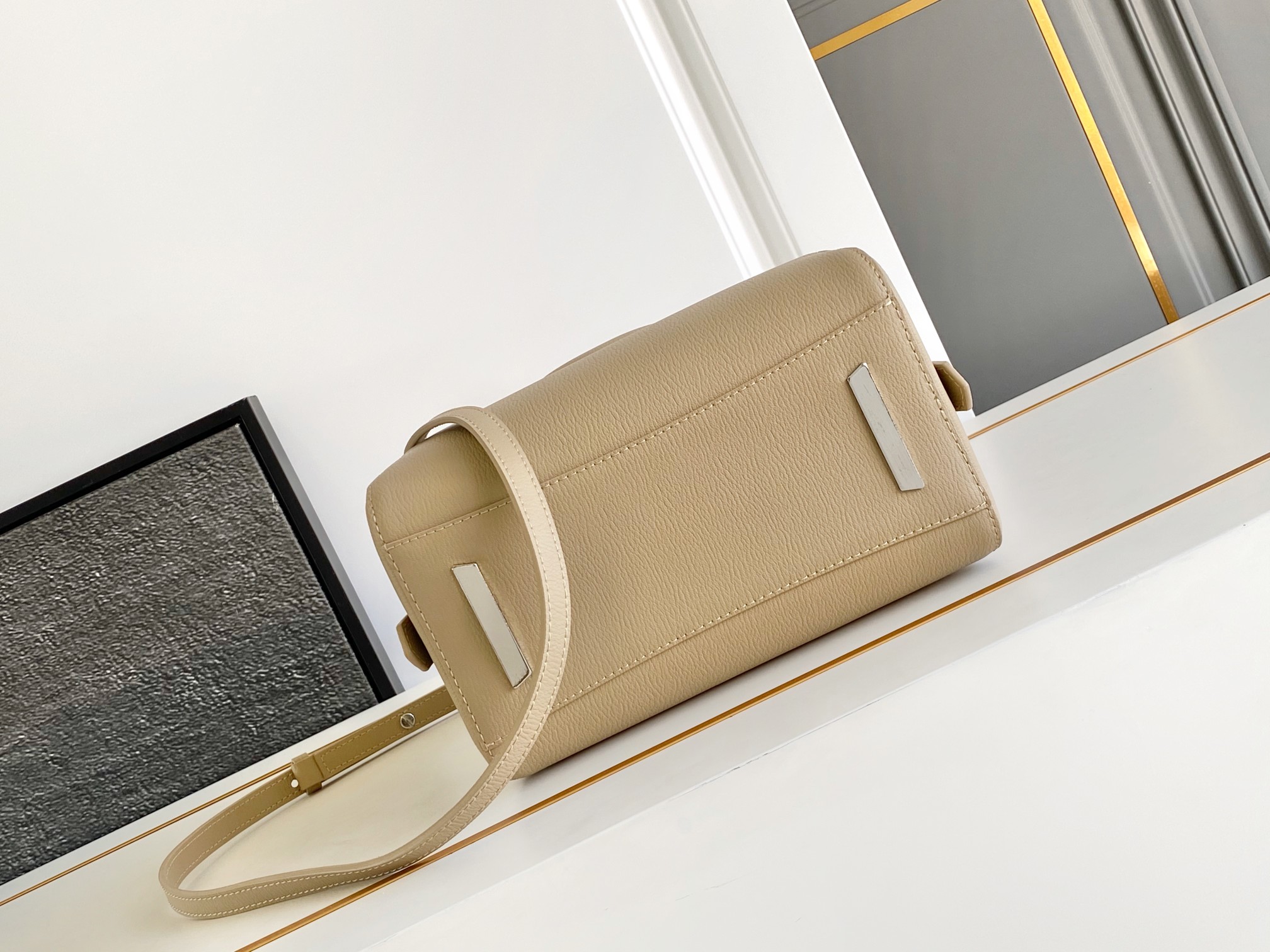 G1uenchy anyigona cube tote-13*19*22cm
