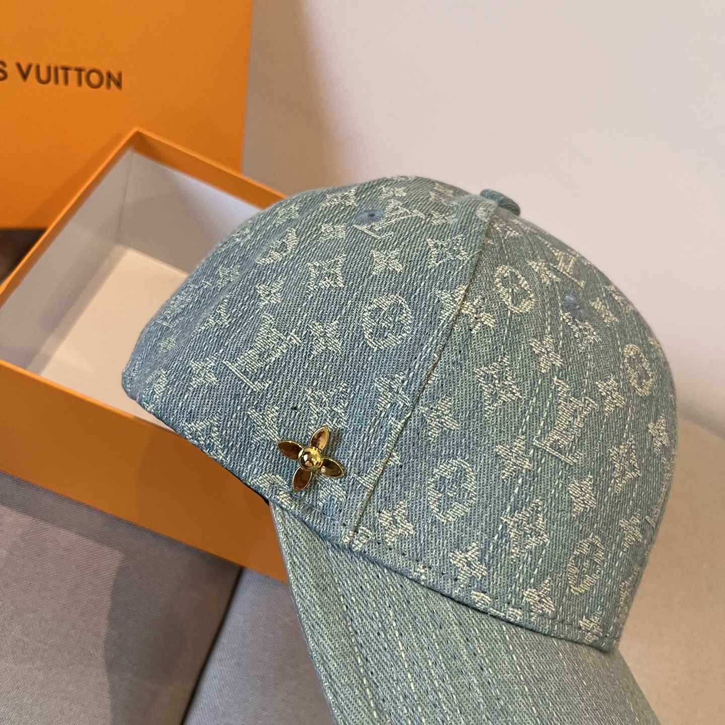 Lou*s Vu*tton Hats