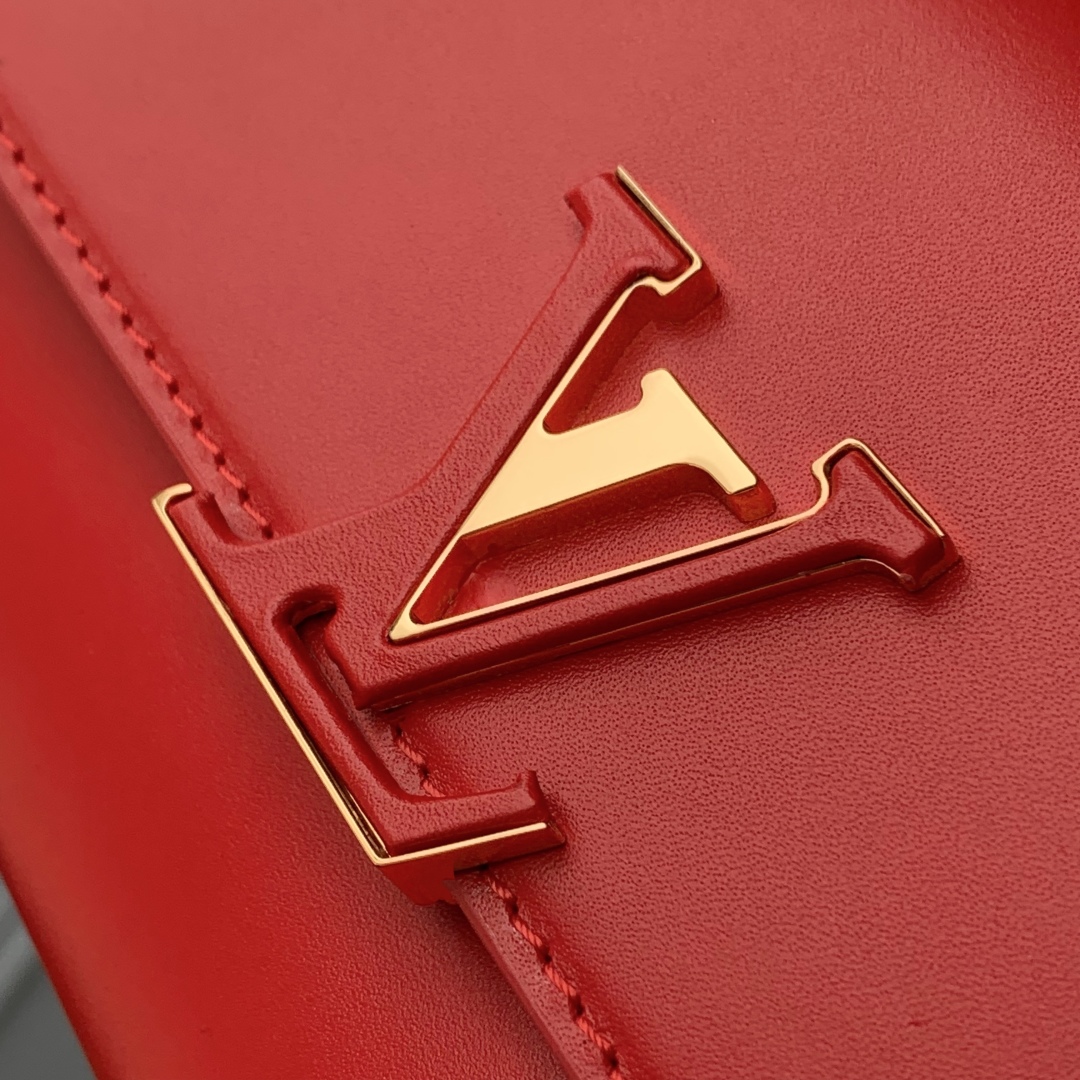 l0vis Vvtt0n wallet on chain capucines m12143-12 x 4 x 23cm
