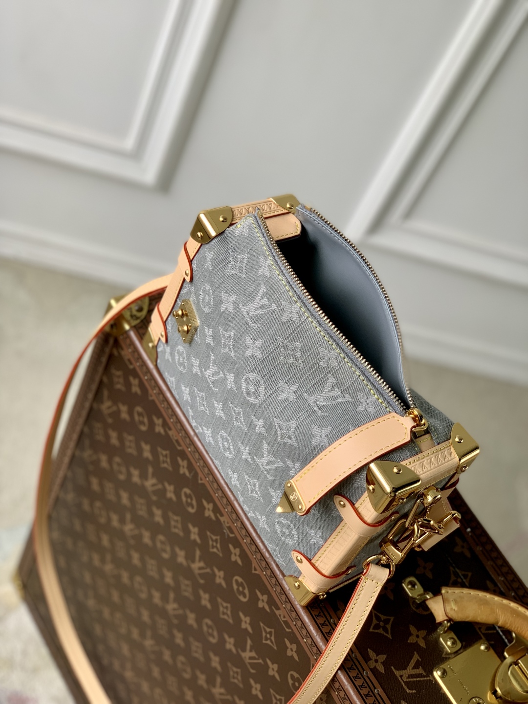 l0vis Vvtt0n side trunk -m13285-16 x 8.5 x 23.5cm