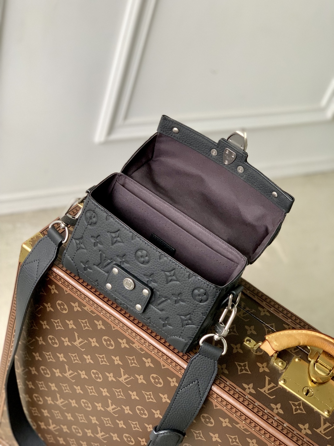 l0vis Vvtt0n soul trunk handbag-15 x 7 x 19cm
