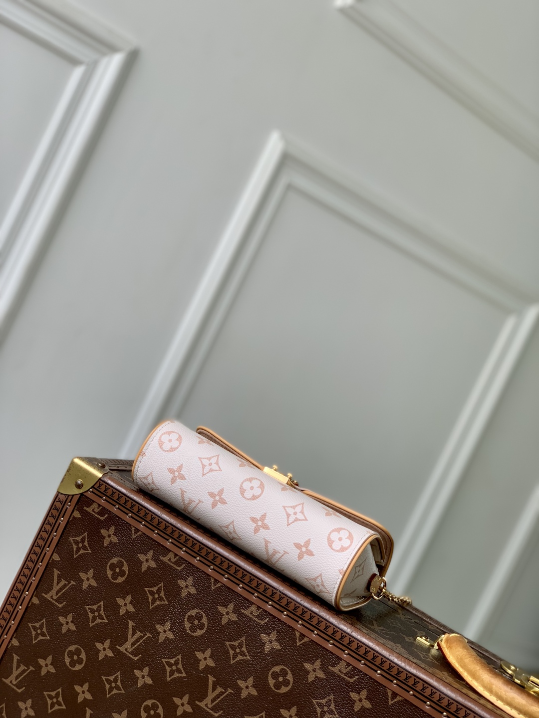 LV Pochette Camille Monogram - Women-M13566-11 x 6 x 20.5CM