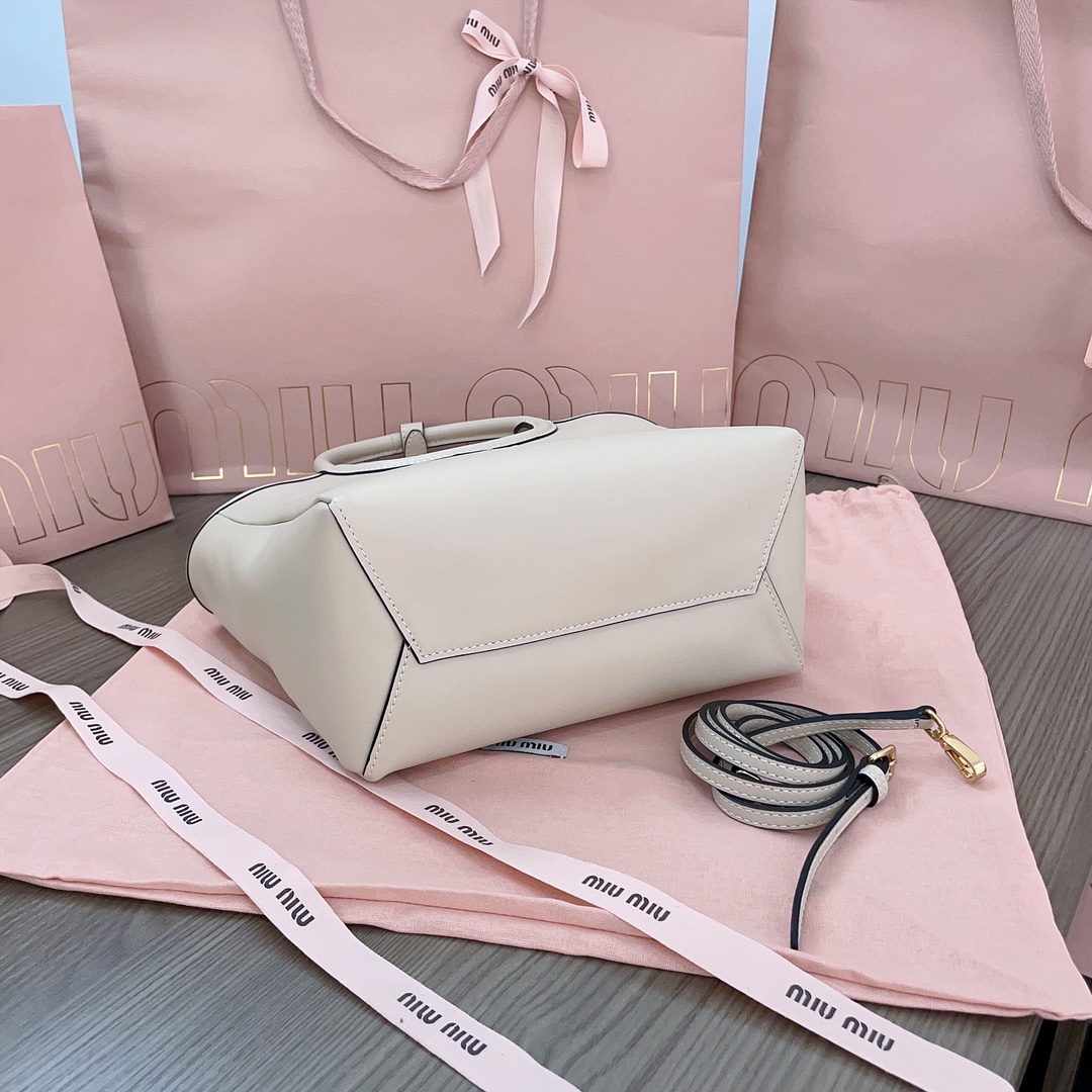M1um1u lvy tote-23x13x7cm