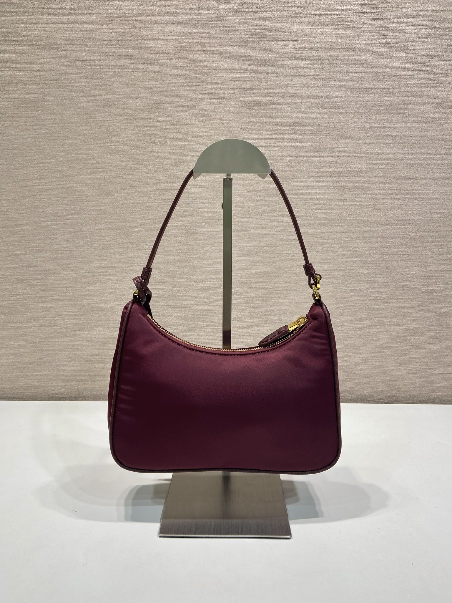Pra*a re-edition 2005 hobo bag-22*18*6.5cm