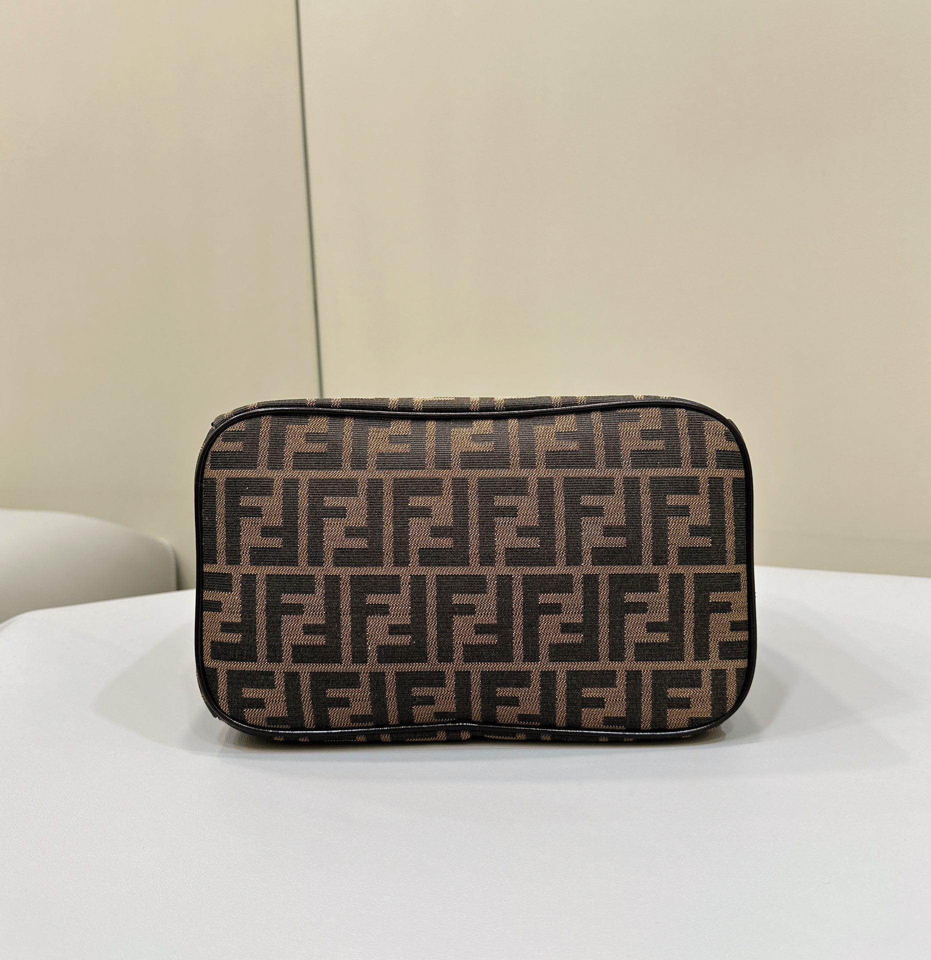 F**di vinatge bag-26x15x19cm