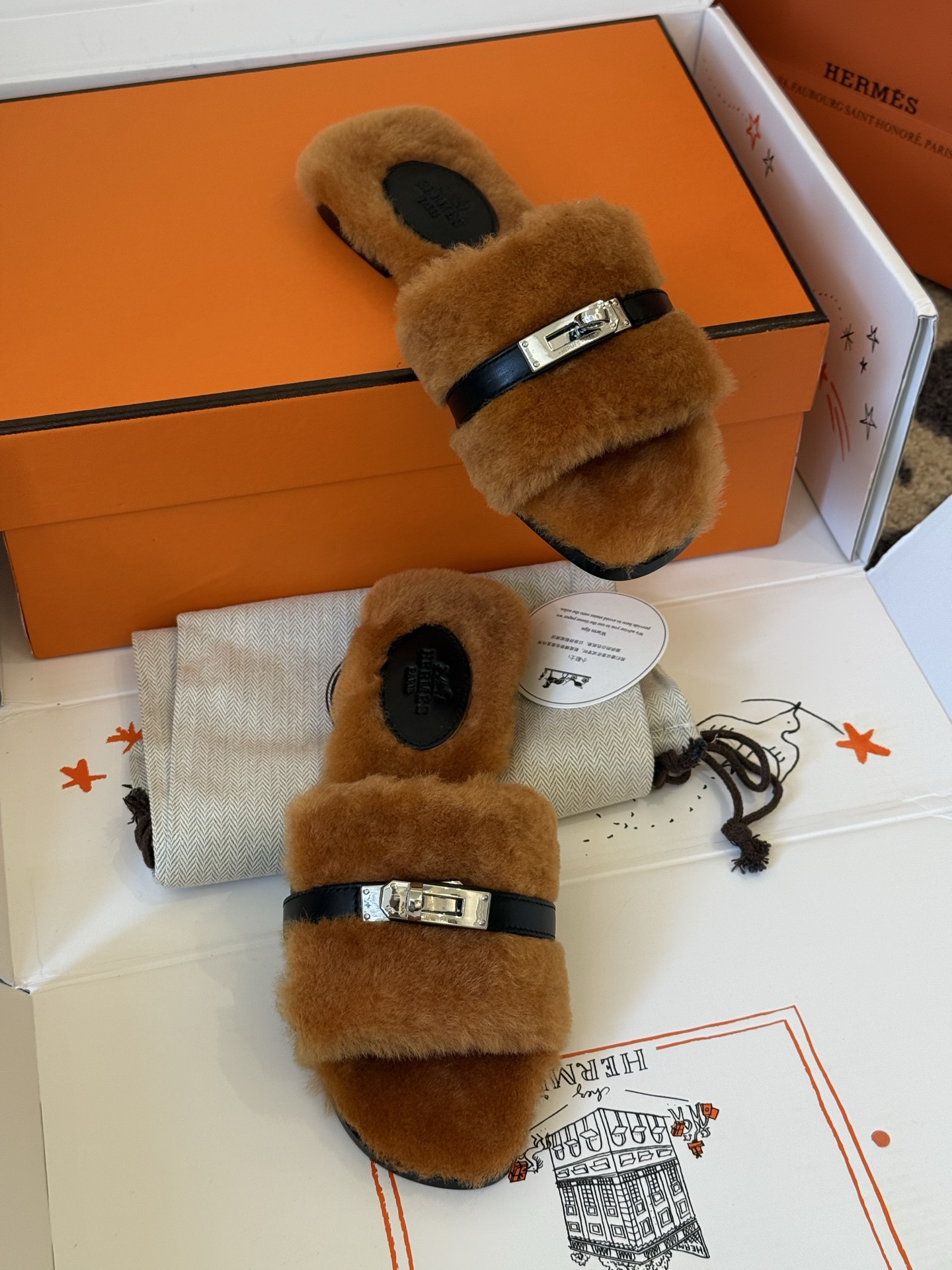 H**me5 slippers