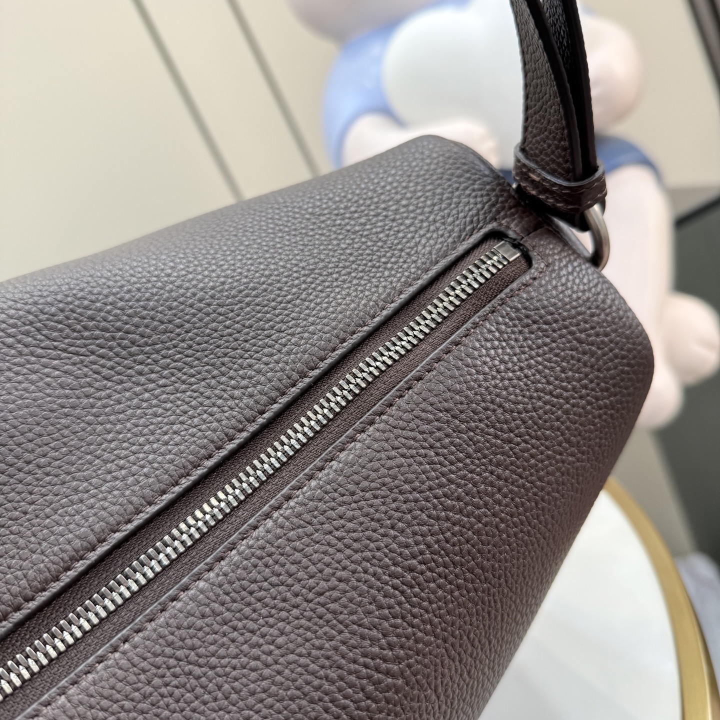 Gv*c*i Grained Leather Crossbody Bag-44*21*15CM