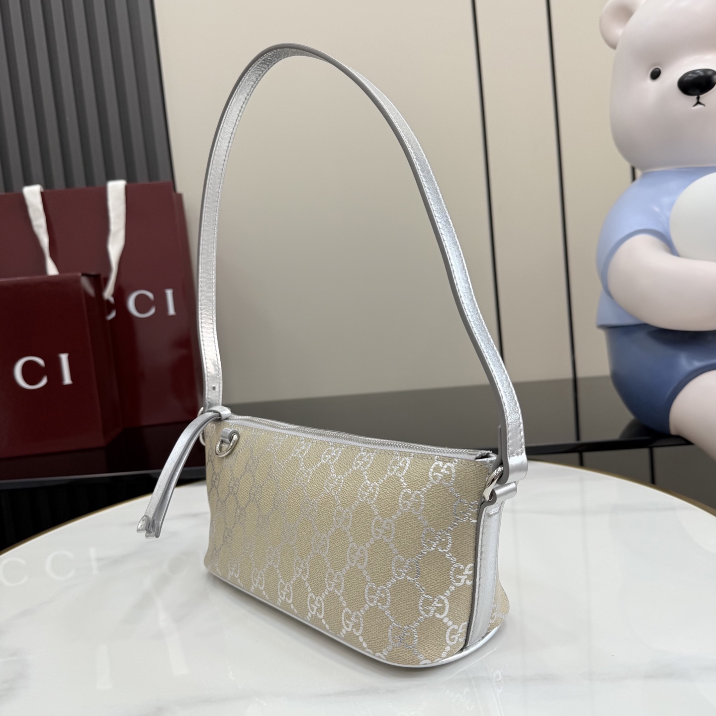 GG Emblem Small Shoulder Bag-22*10.5*9CM