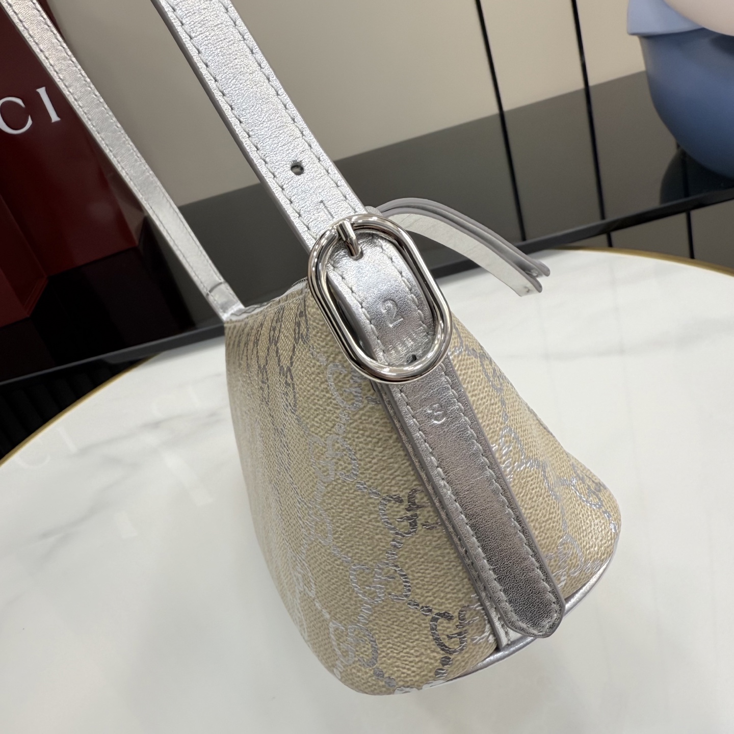 GG Emblem Small Shoulder Bag-22*10.5*9CM