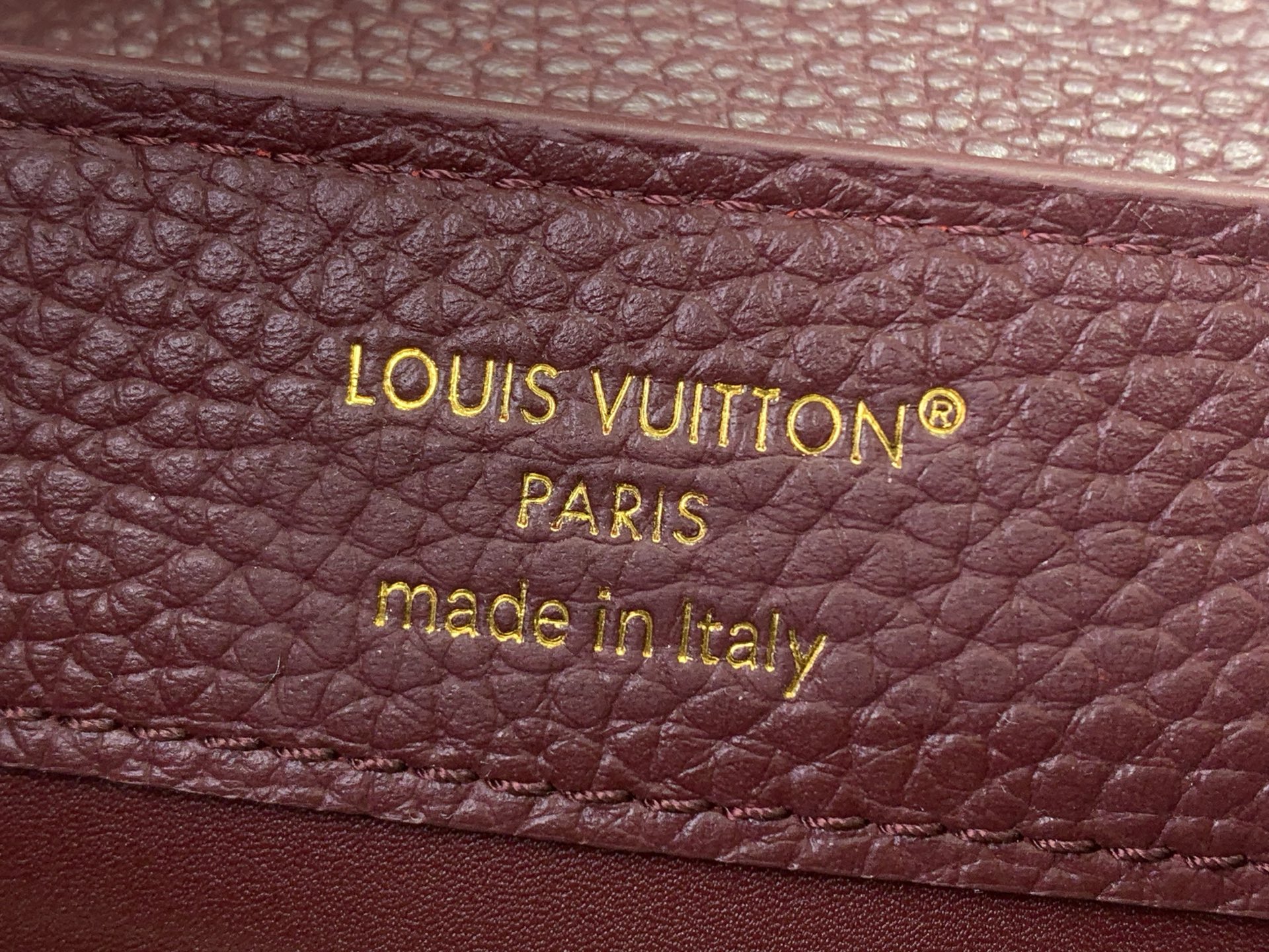 L0vis Vvtt0n Sac Capucines East West Mini -22x12x8CM