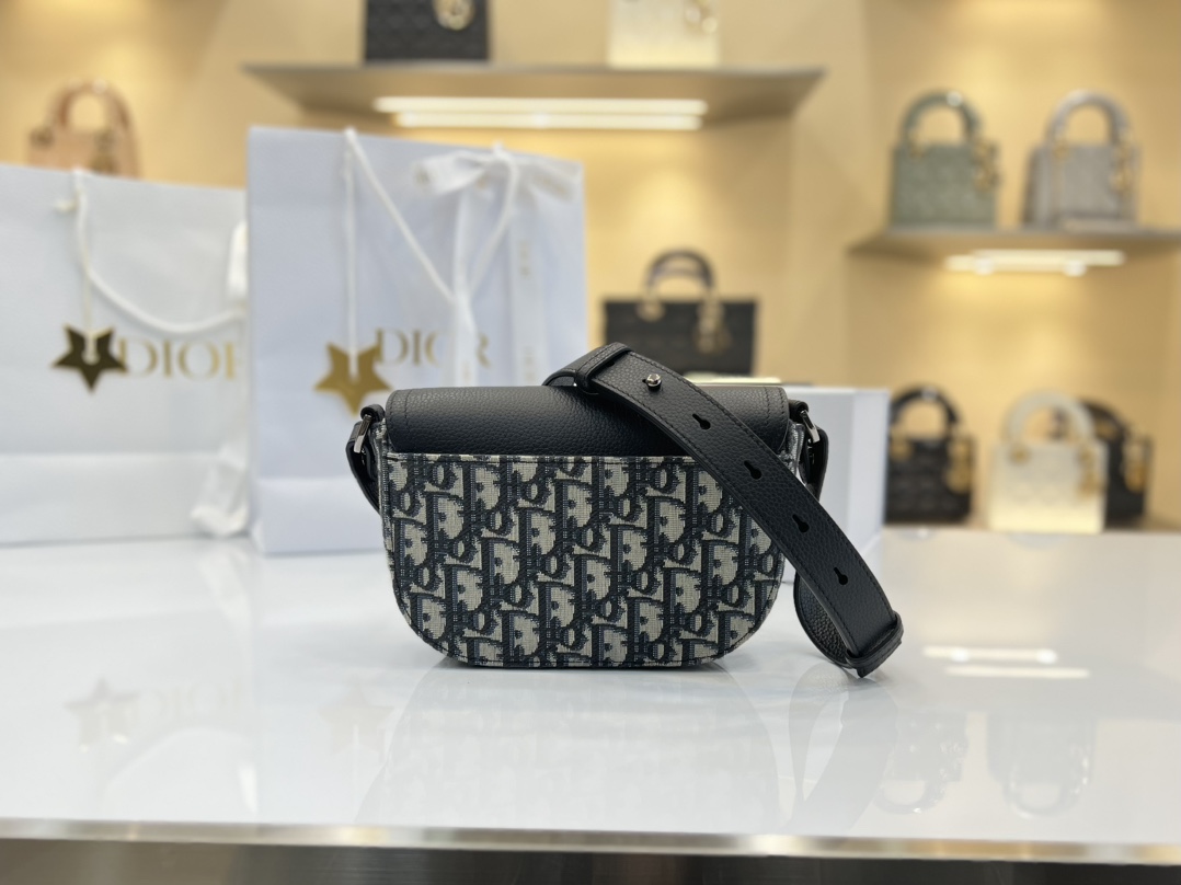 Diro Mini Saddle Messenger Bag with Flap Black-19.5*13*4.3CM