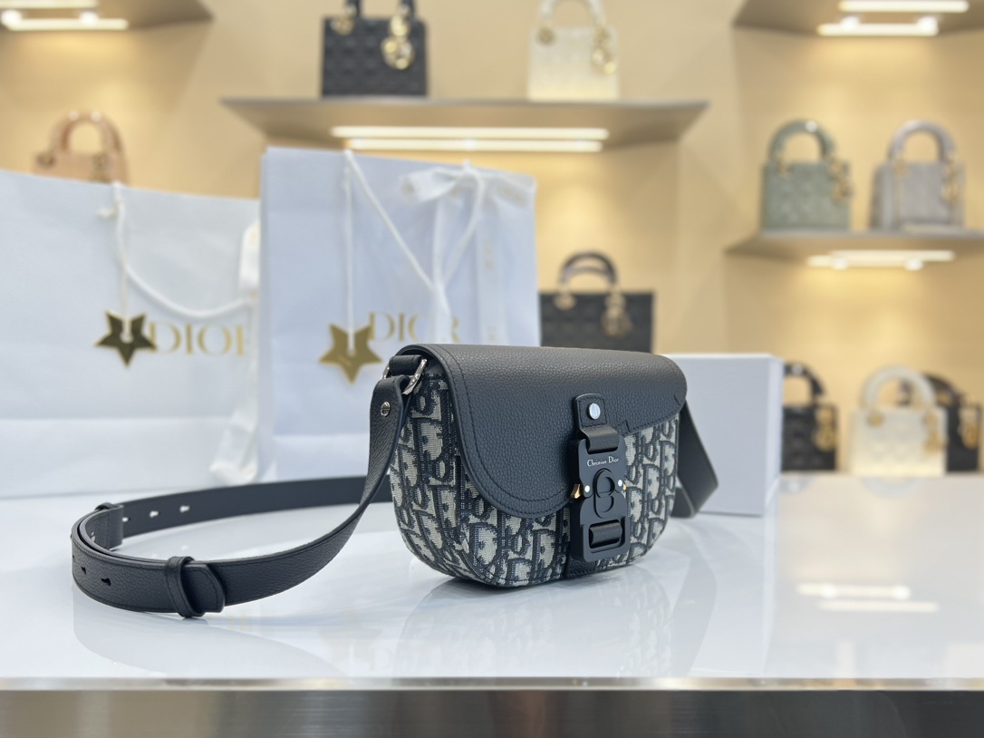Diro Mini Saddle Messenger Bag with Flap Black-19.5*13*4.3CM