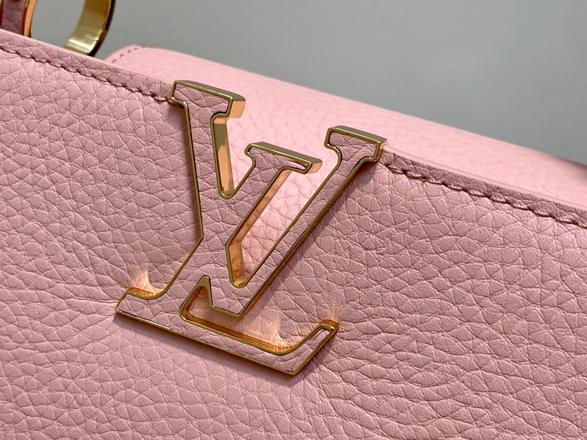 L0vis Vvtt0n Sac Capucines East West BB-29x18x9CM