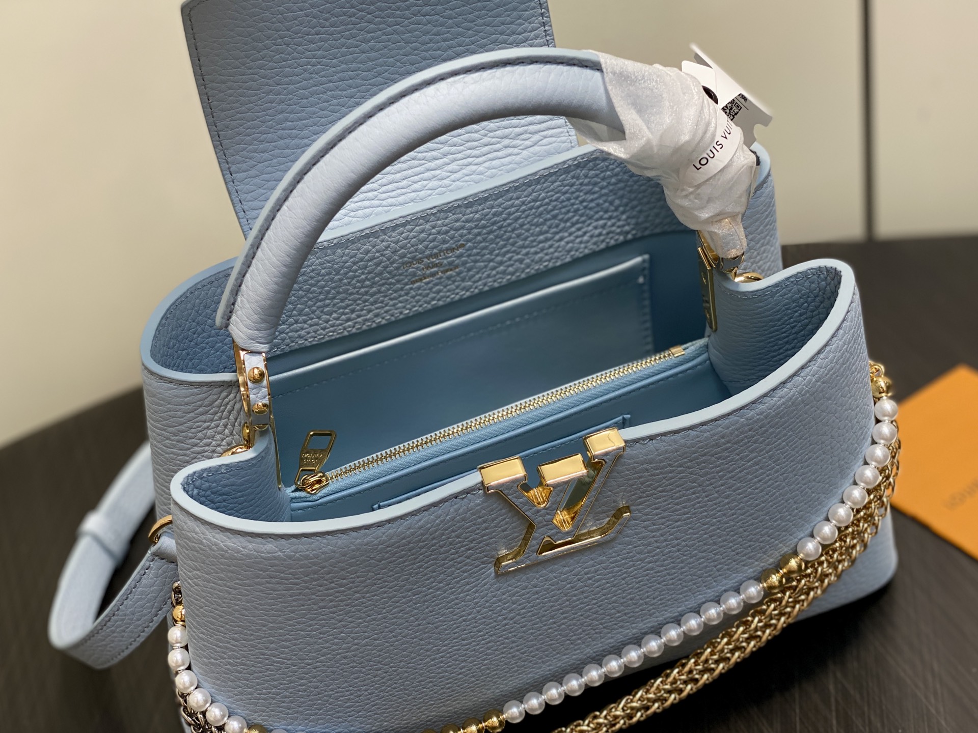 L0vis Vvtt0n Sac Capucines East West BB-29x18x9CM