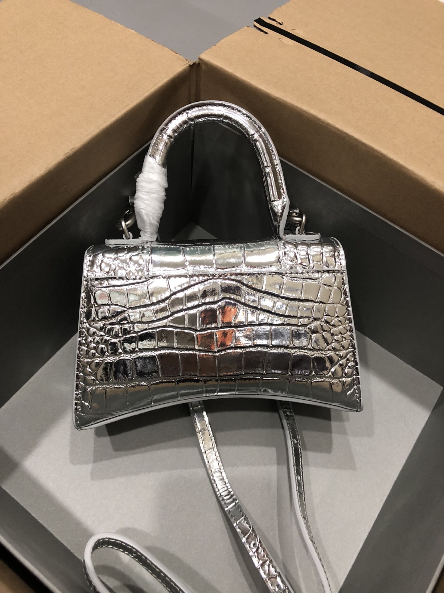 Ba*len*cia*ga small hourglass bag-13*8*19cm