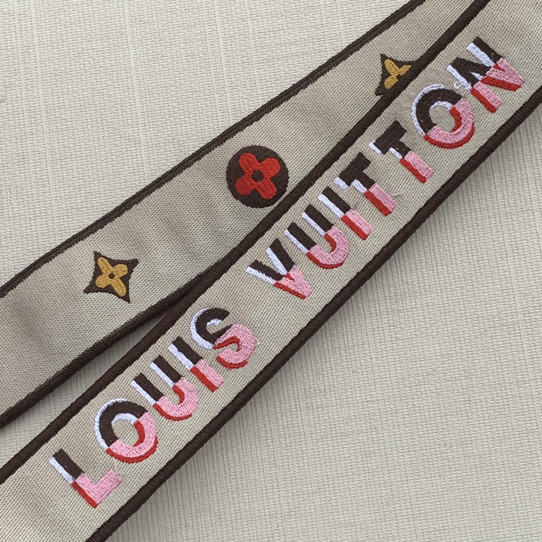 l0*is V*t0n strap