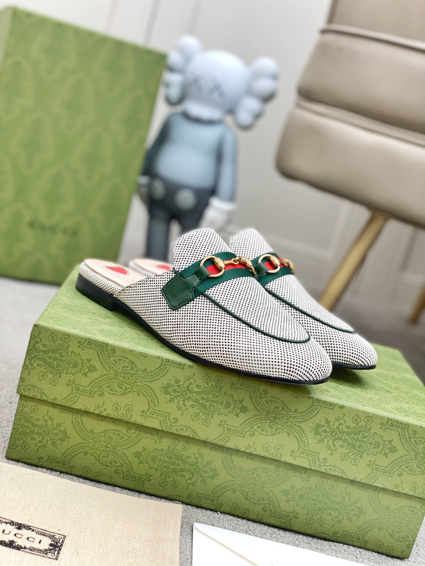 G*u*i loafers