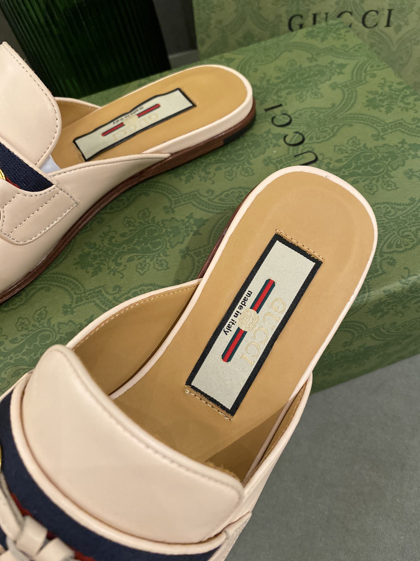 G*u*i loafers