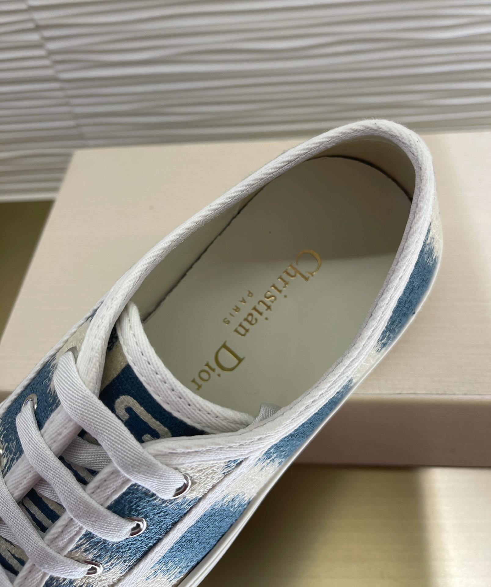 D*or sneakers