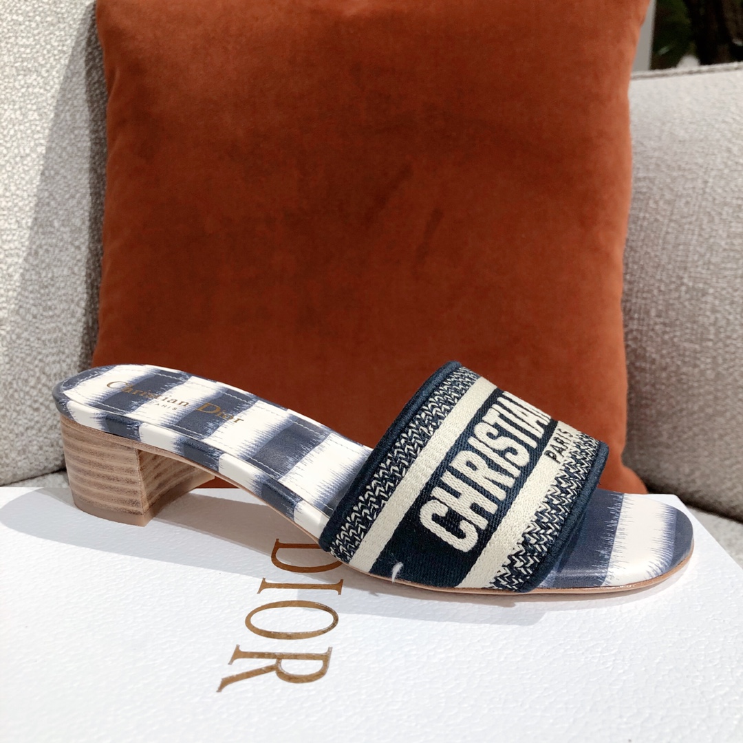 D*or sandals