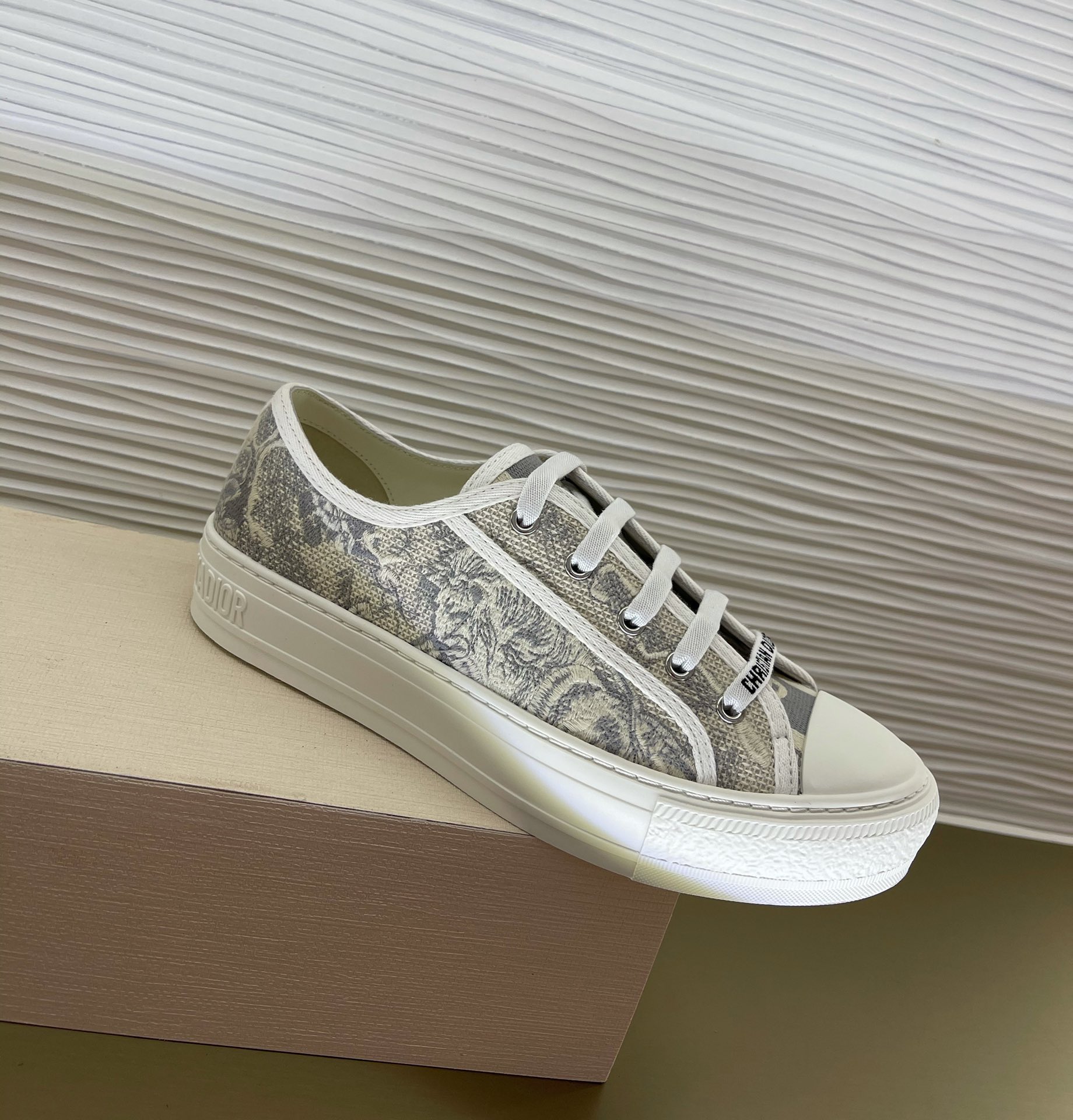 D*or sneakers