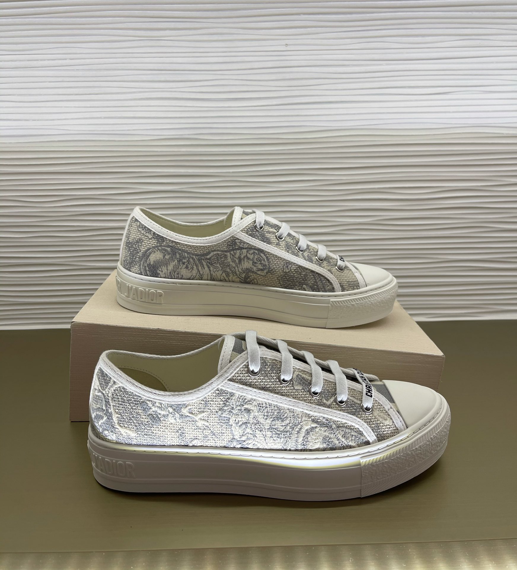 D*or sneakers