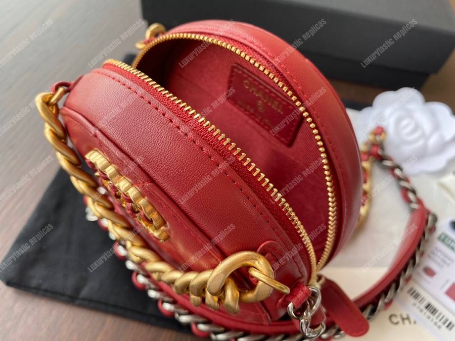 Ch*el 19 clutch with chain red