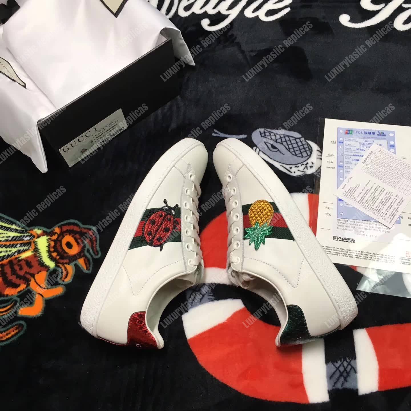G*u*i ace embroidered pineapple sneaker white