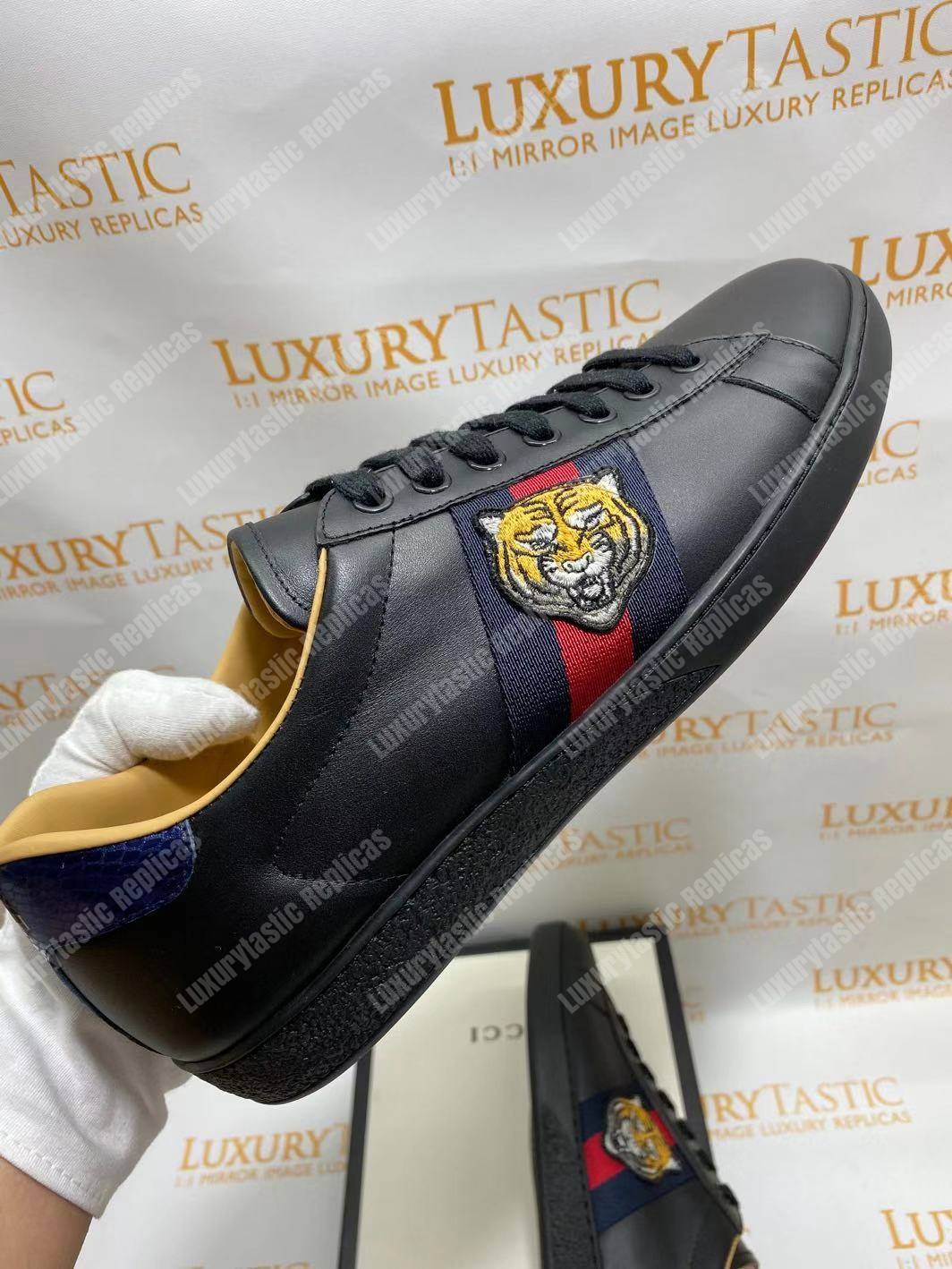 G*u*i ace embroidered tiger sneaker black