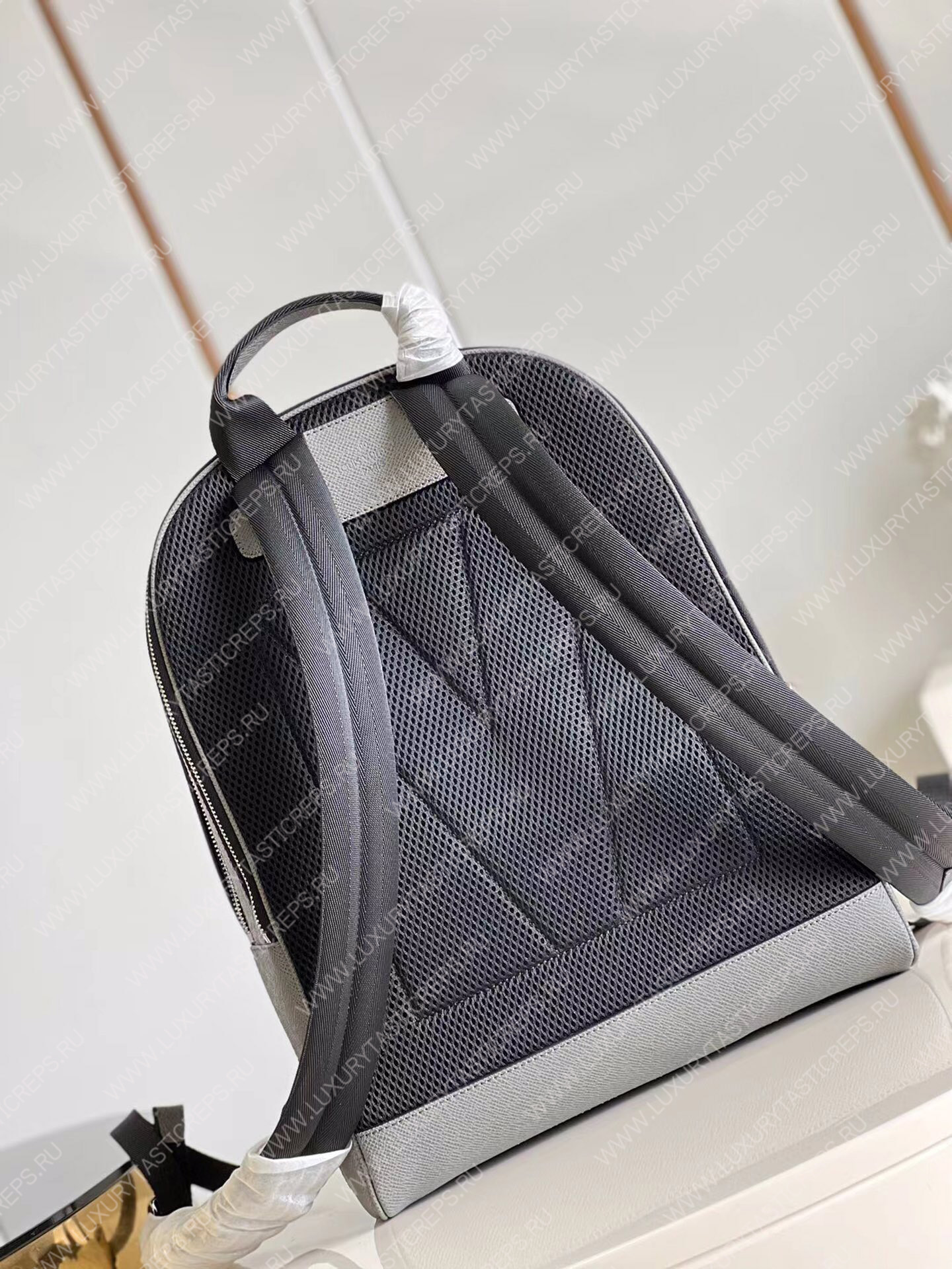 l**is V*t*n adrian backpack gray m30857